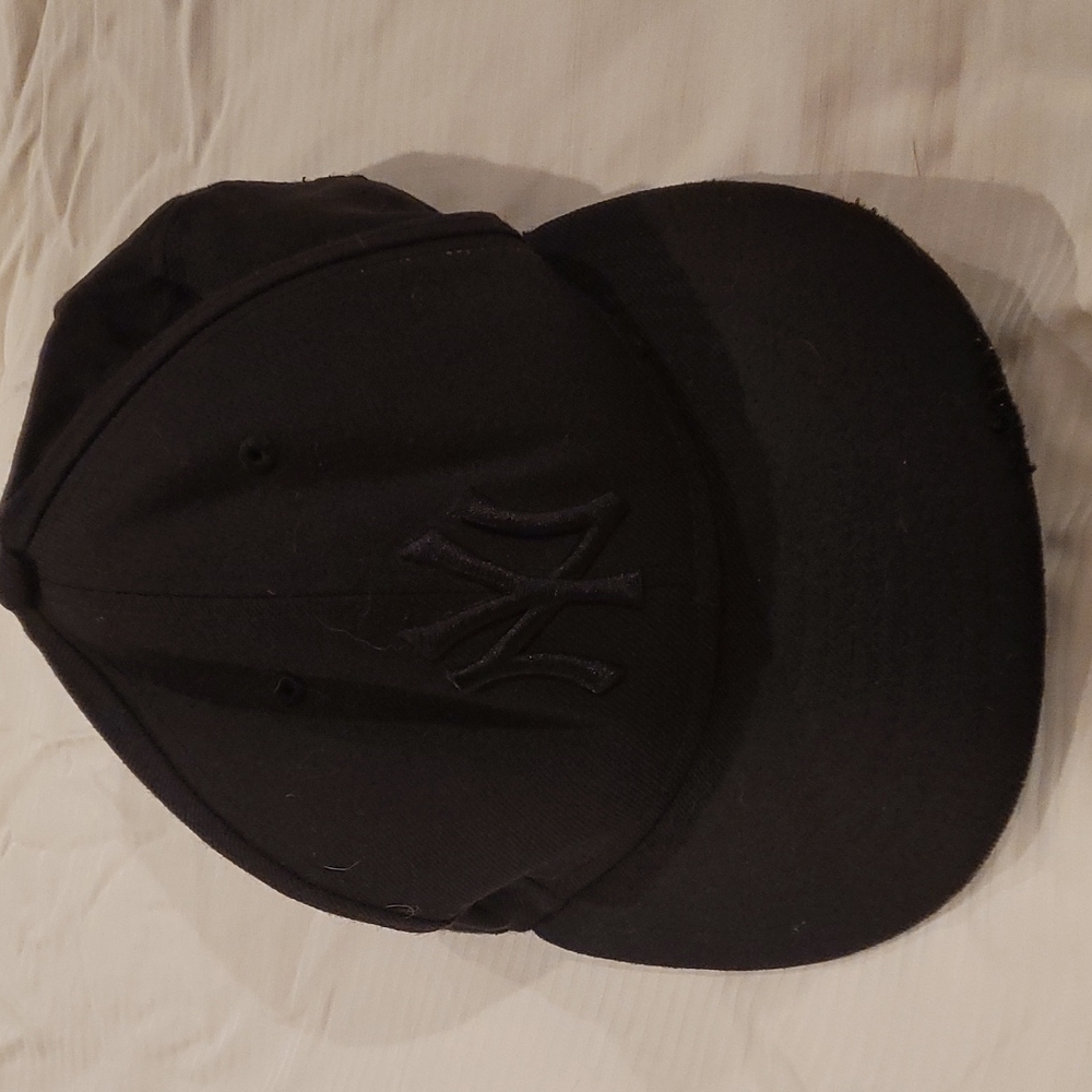NY Yankee Fitted Hat